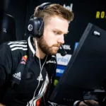 NiKo hits AWP trick shot to break Complexity’s back at IEM Sydney