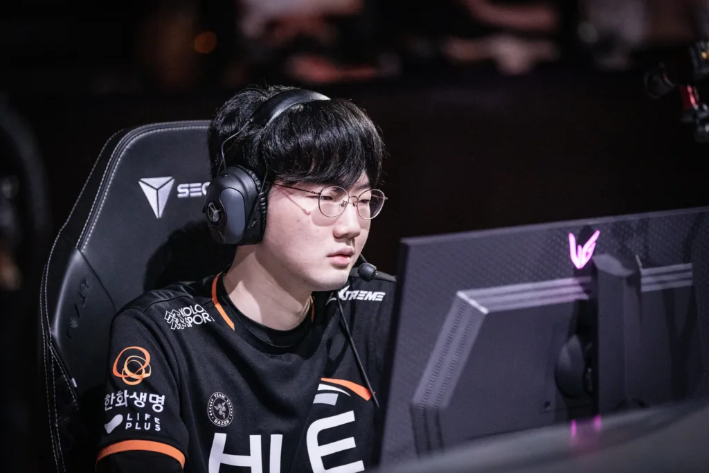 Star ADC Viper kicks off LCK offseason by inking new contract